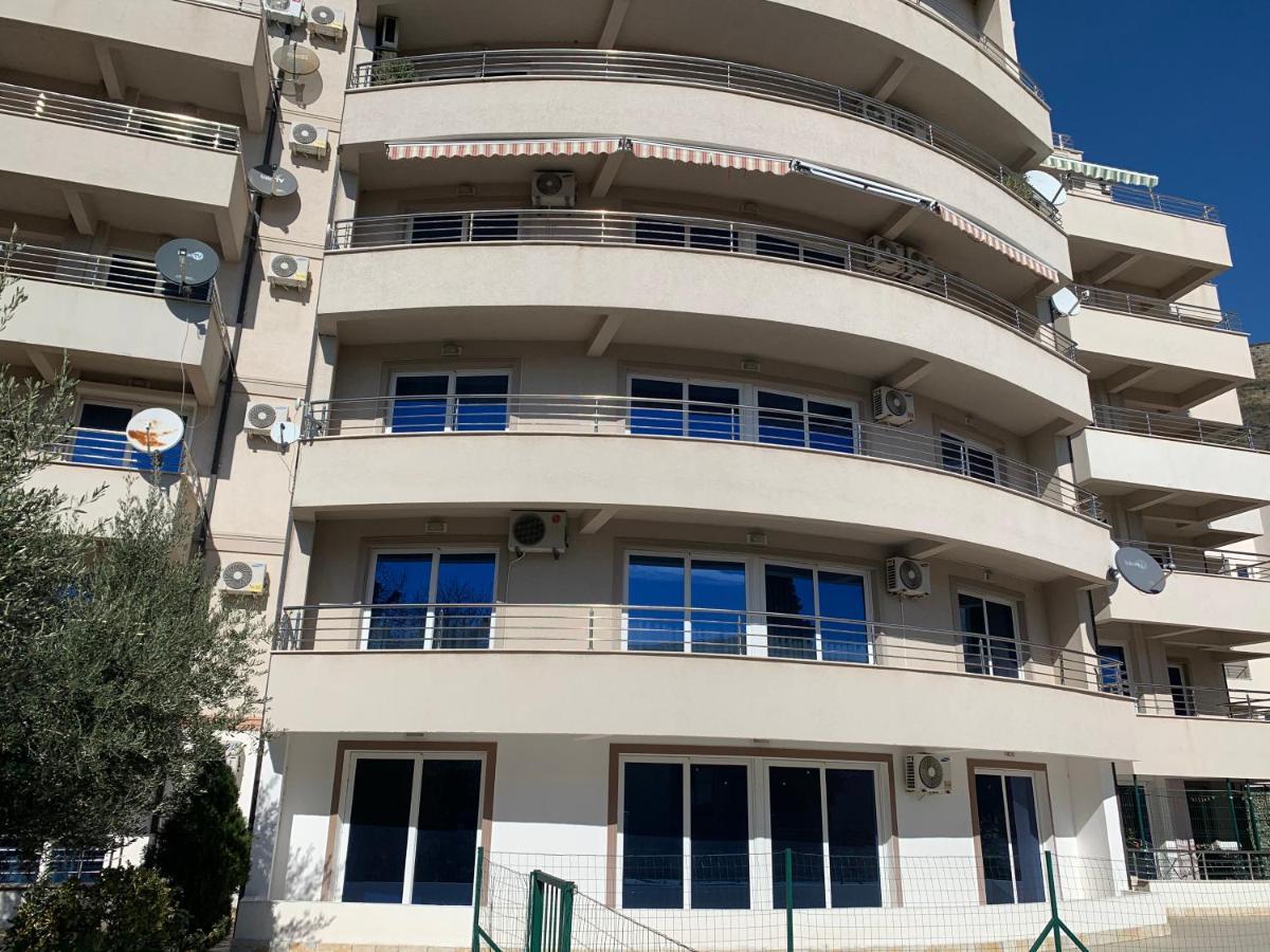 Apartment Liza Petrovac ภายนอก รูปภาพ