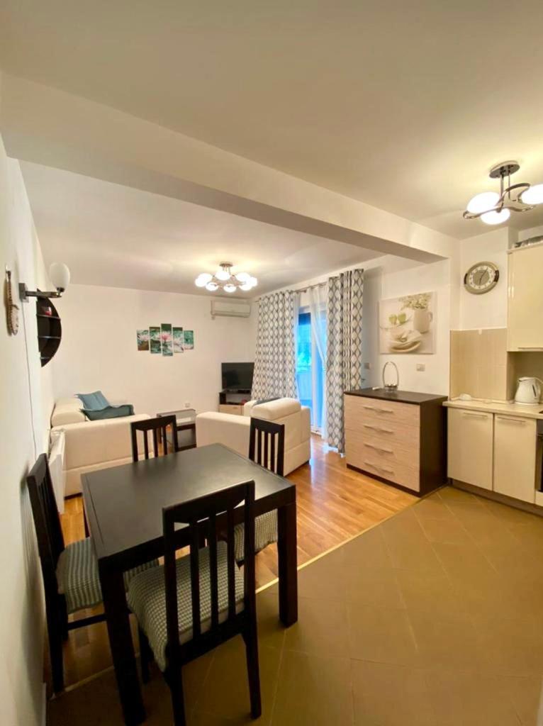 Apartment Liza Petrovac ภายนอก รูปภาพ